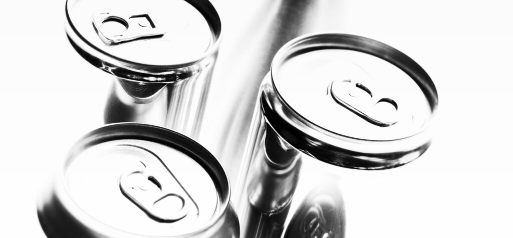 Aluminium kann immer wieder recycelt und ohne Qualitätseinbußen für neue Produkte und Verpackungen genutzt werden.